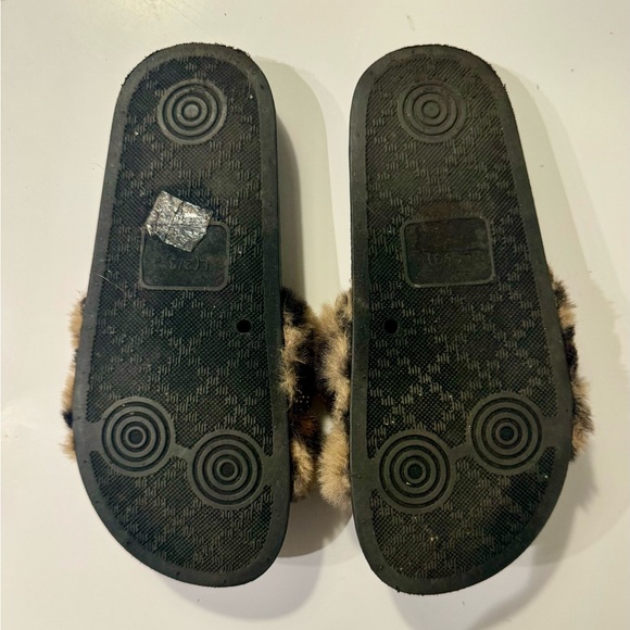 Bebe Fluffy Fur Leopard Slides Girls - Picture 2 of 7